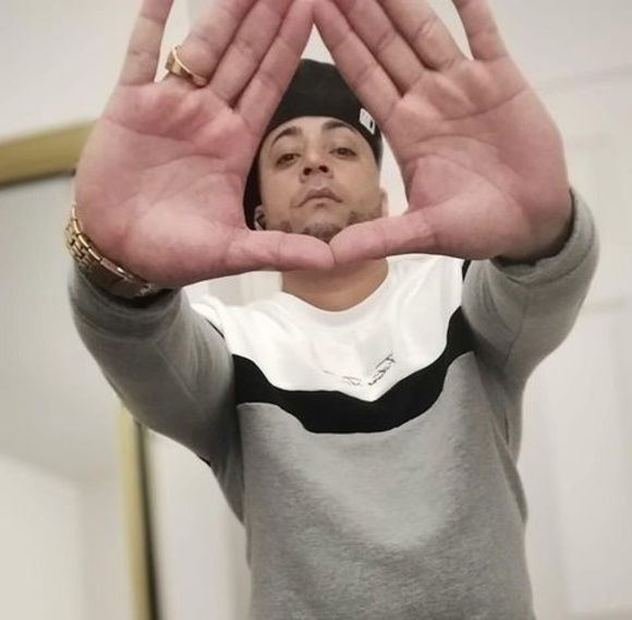 Meet your Posher, Raynel - Picture 1 of 1